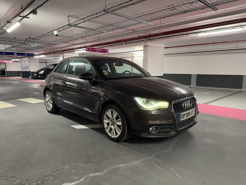 AUDI A1 1.6 TDI 105 ATTRACTION 2010