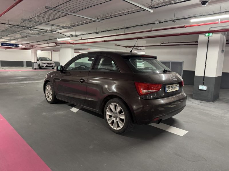 AUDI A1 1.6 TDI 105 ATTRACTION 2010