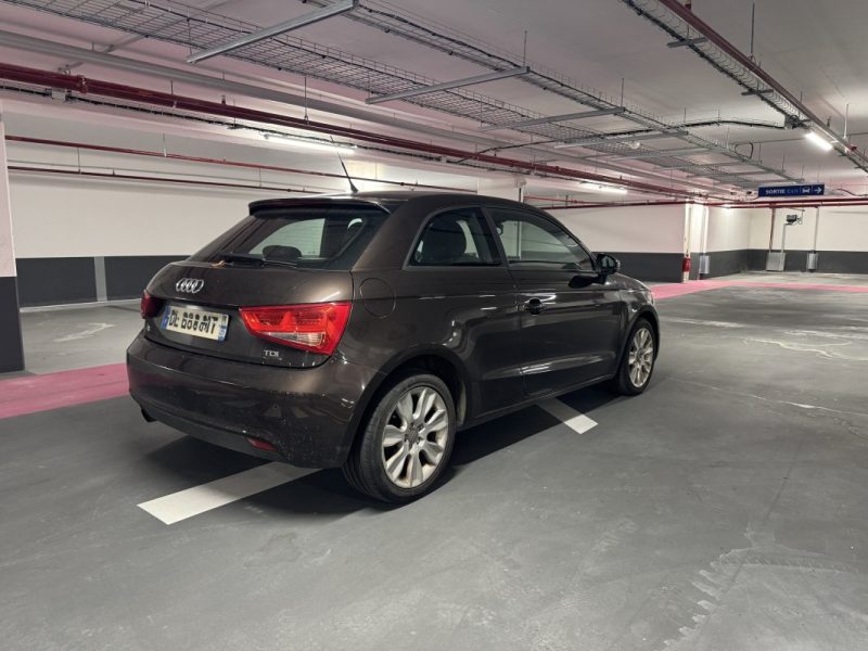 AUDI A1 1.6 TDI 105 ATTRACTION 2010