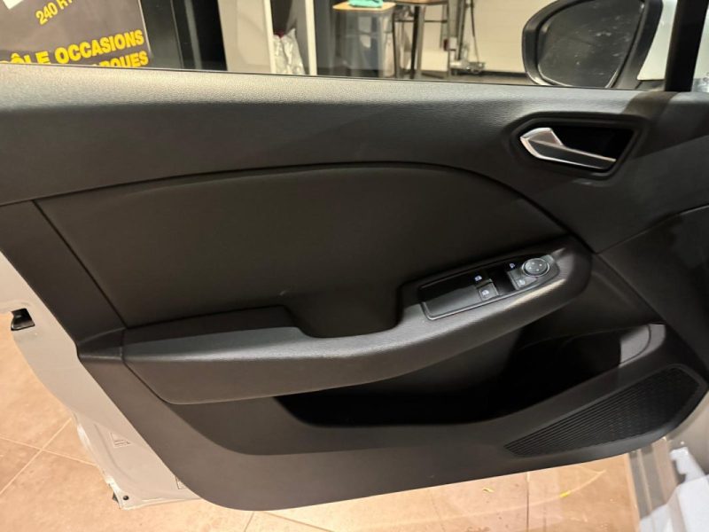 RENAULT CLIO V 1.5 BLUE DCI 85 AIR NAV / 1ERE MAIN / ENTRETIEN RENAULT / DISTRIBUTION FAIT EN 2025 / PRIX HT 2020