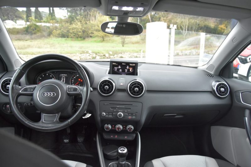 AUDI A1 SPORTBACK 1.2 TFSI 86CH AMBITION + TOIT OUVRANT 2012