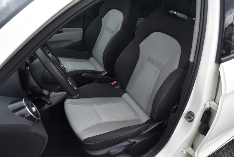 AUDI A1 SPORTBACK 1.2 TFSI 86CH AMBITION + TOIT OUVRANT 2012