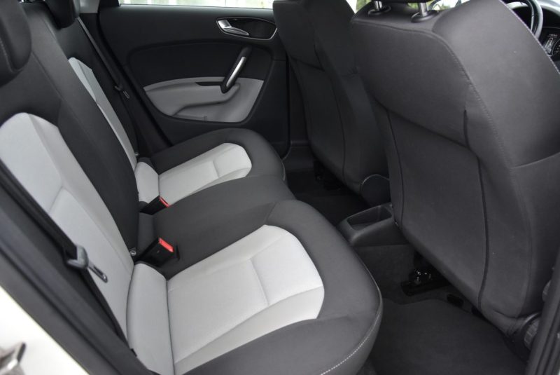 AUDI A1 SPORTBACK 1.2 TFSI 86CH AMBITION + TOIT OUVRANT 2012