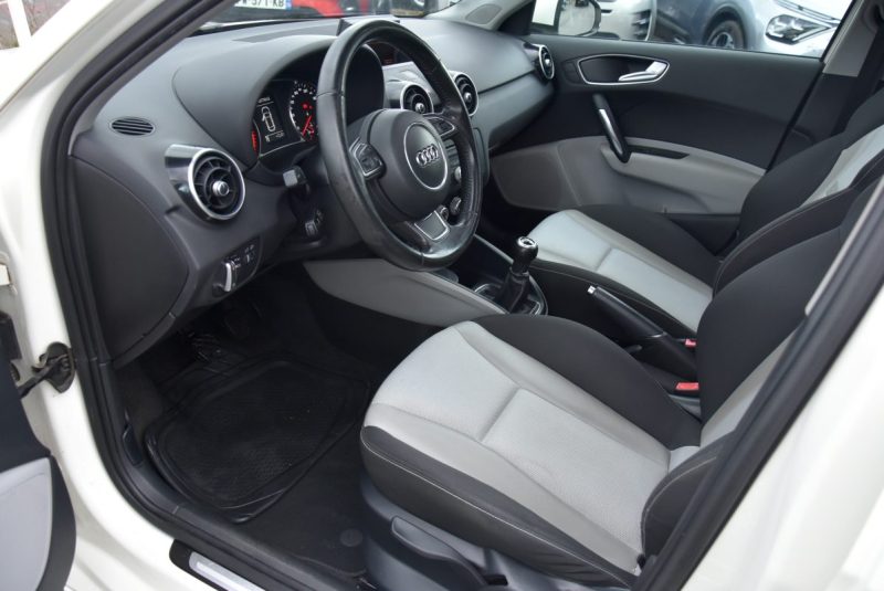 AUDI A1 SPORTBACK 1.2 TFSI 86CH AMBITION + TOIT OUVRANT 2012