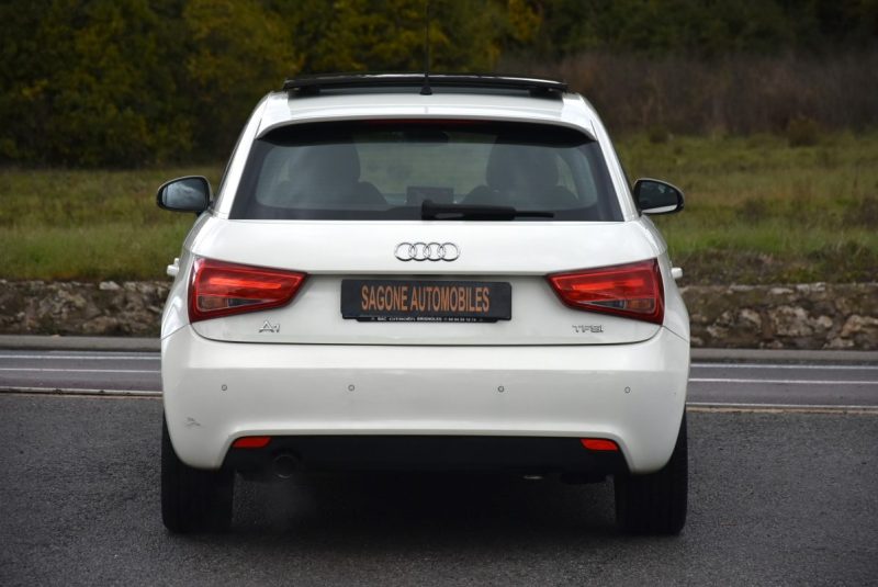 AUDI A1 SPORTBACK 1.2 TFSI 86CH AMBITION + TOIT OUVRANT 2012