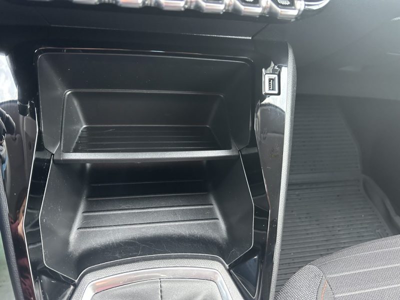 PEUGEOT 208 1.2 Like Apple Carplay & Android Auto  / Garantie 12 Mois