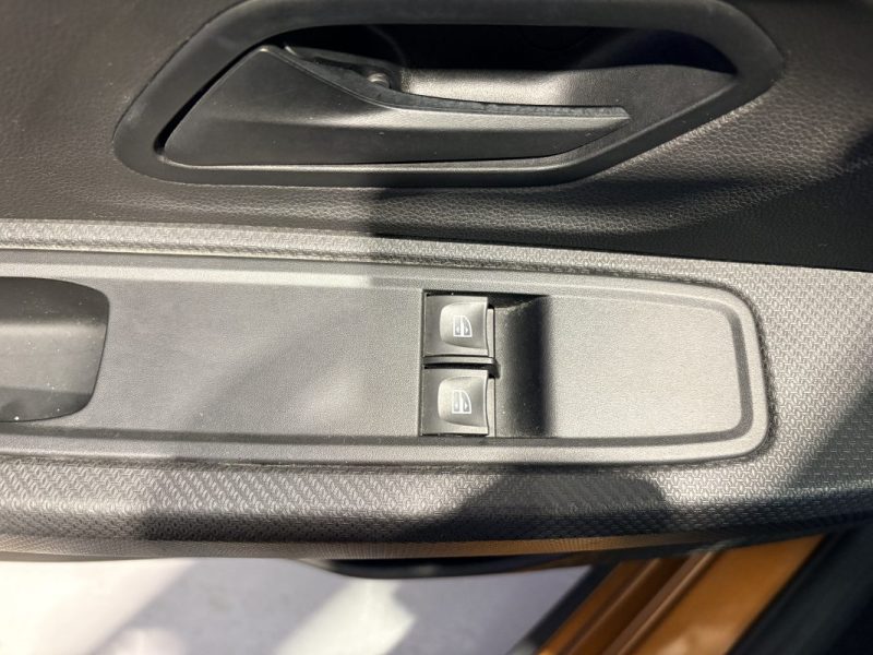 Dacia  Sandero Stepway 1.0 ECO-G 100CH - Radars de reculs - GPL - Commande au volants - Climatisatio