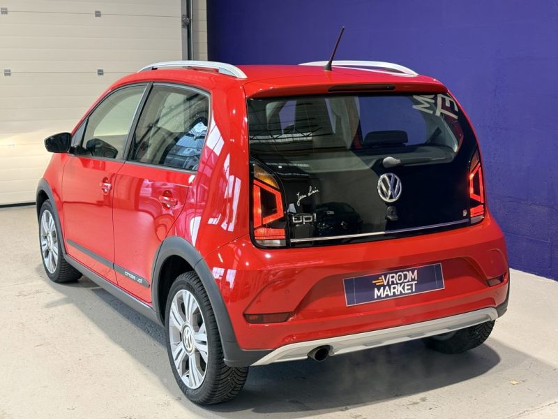 Volkswagen UP 90ch - CROSS UP  - Radars de recul - Bluetooth - Commande au volants  - jeune permis 