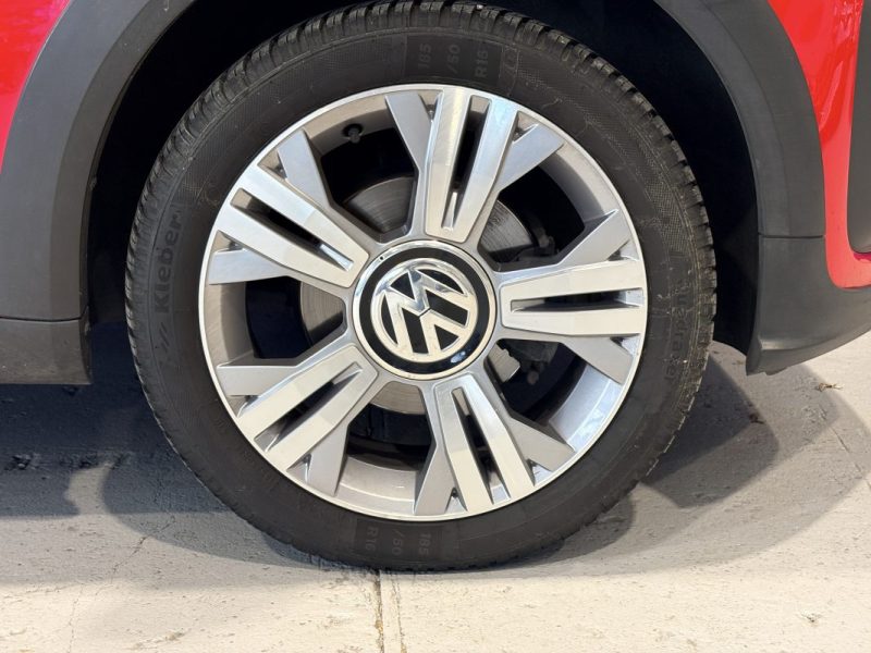 Volkswagen UP 90ch - CROSS UP  - Radars de recul - Bluetooth - Commande au volants  - jeune permis 