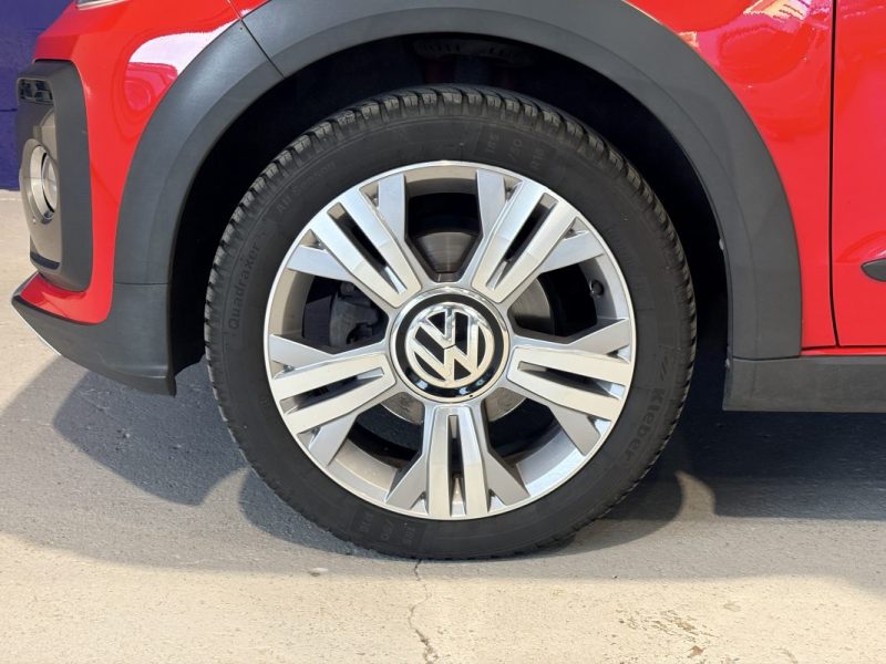 Volkswagen UP 90ch - CROSS UP  - Radars de recul - Bluetooth - Commande au volants  - jeune permis 