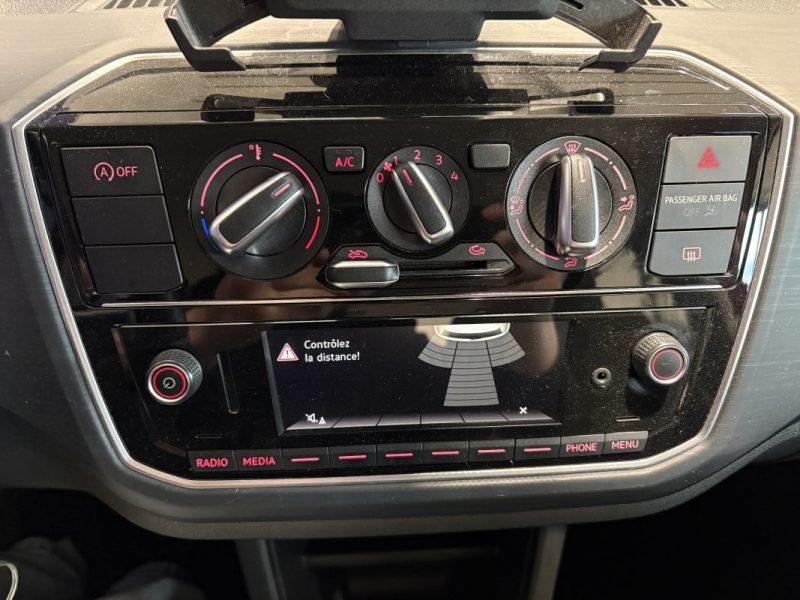 Volkswagen UP 90ch - CROSS UP  - Radars de recul - Bluetooth - Commande au volants  - jeune permis 