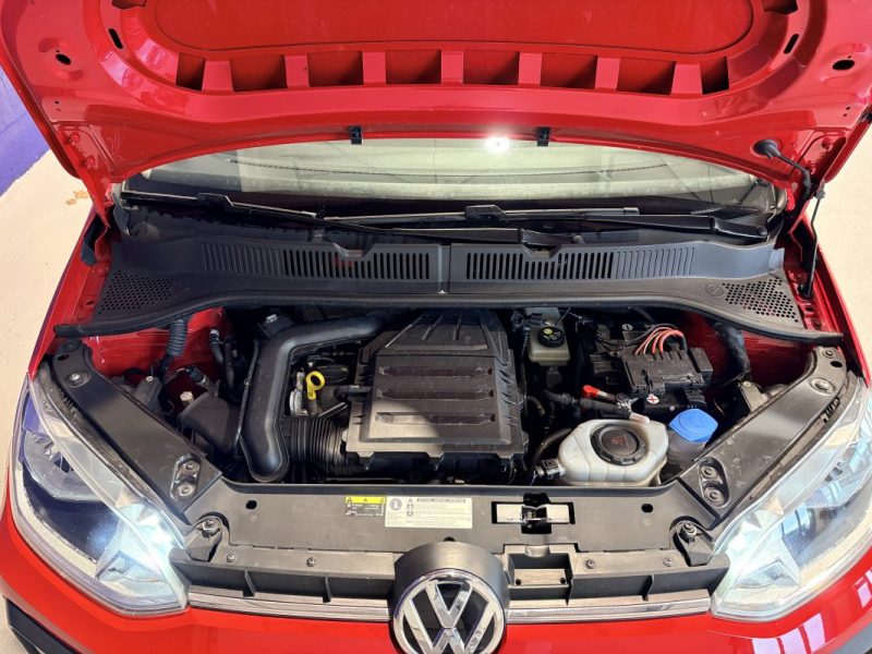 Volkswagen UP 90ch - CROSS UP  - Radars de recul - Bluetooth - Commande au volants  - jeune permis 