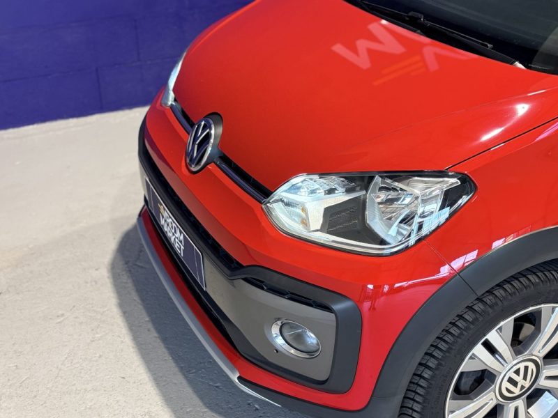 Volkswagen UP 90ch - CROSS UP  - Radars de recul - Bluetooth - Commande au volants  - jeune permis 