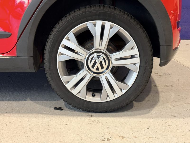 Volkswagen UP 90ch - CROSS UP  - Radars de recul - Bluetooth - Commande au volants  - jeune permis 