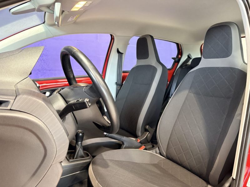Volkswagen UP 90ch - CROSS UP  - Radars de recul - Bluetooth - Commande au volants  - jeune permis 