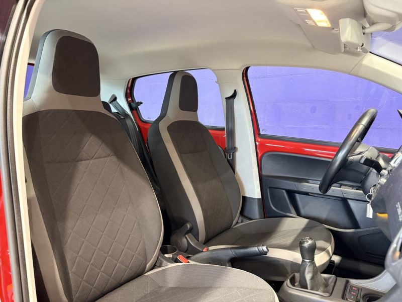 Volkswagen UP 90ch - CROSS UP  - Radars de recul - Bluetooth - Commande au volants  - jeune permis 