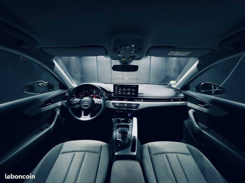 Audi A4 Avant 30 TDI 135 Business Line S-tronic 7 / TVA RECUPERABLE / CAR PLAY