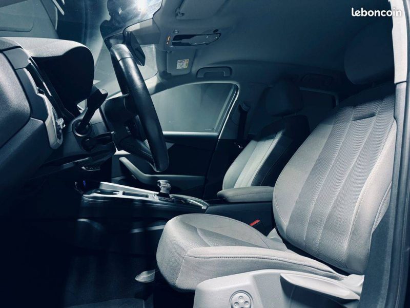 Audi A4 Avant 30 TDI 135 Business Line S-tronic 7 / TVA RECUPERABLE / CAR PLAY