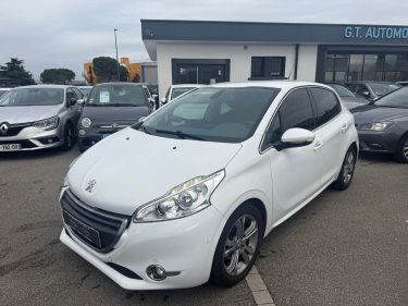PEUGEOT 208 1.2 VTI 82CH ALLURE  2013