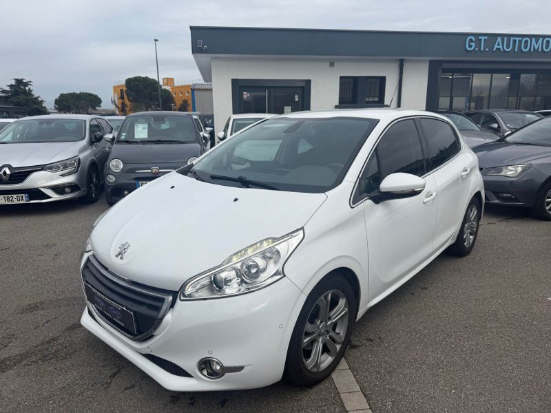 PEUGEOT 208 1.2 VTI 82CH ALLURE  2013