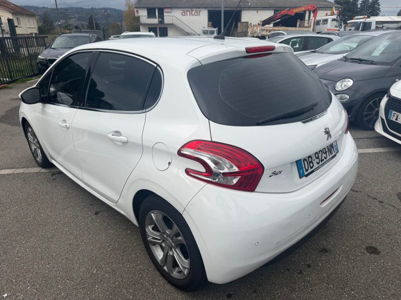 PEUGEOT 208 1.2 VTI 82CH ALLURE  2013