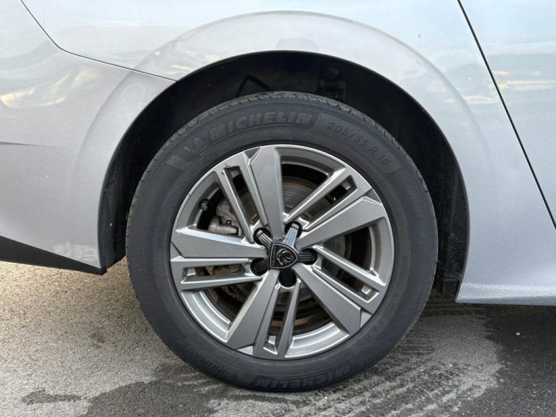 Peugeot 308 1.5 BlueHDi 130ch Allure - 📱 Apple CarPlay - ❄️ Climatisation - ✅Reprise possible
