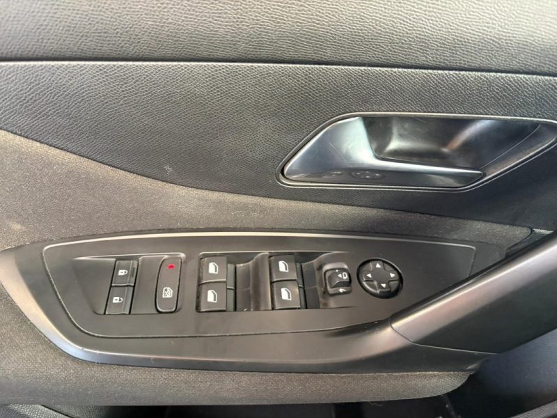 Peugeot 308 1.5 BlueHDi 130ch Allure - 📱 Apple CarPlay - ❄️ Climatisation - ✅Reprise possible