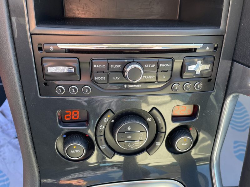 PEUGEOT 3008 1.6 E-HDI115  ROLAND GARROS BMP6     GARANTIE 3/12 MOIS 2013