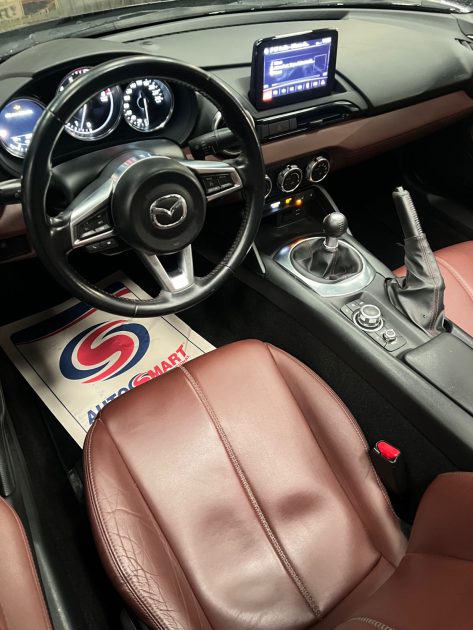 MAGNIFIQUE MAZDA MX5 SELECTION 132CH (FULL SUIVI D’ENTRETIEN MAZDA, SIÈGES CHAUFFANTS, CAMÉRA)