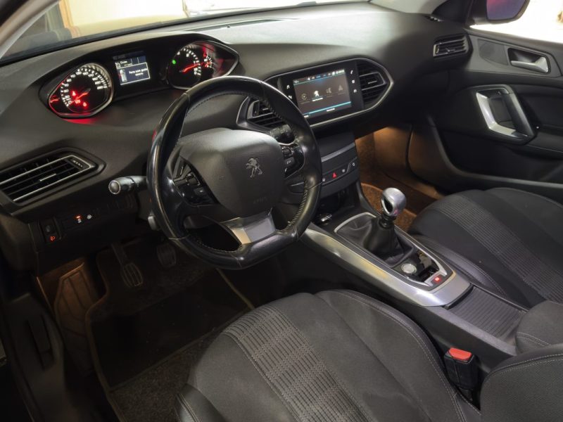 PEUGEOT 308 1.5 HDI 130CH S&S ACTIVE/ CARPLAY/ ENTRETIEN PEUGEOT