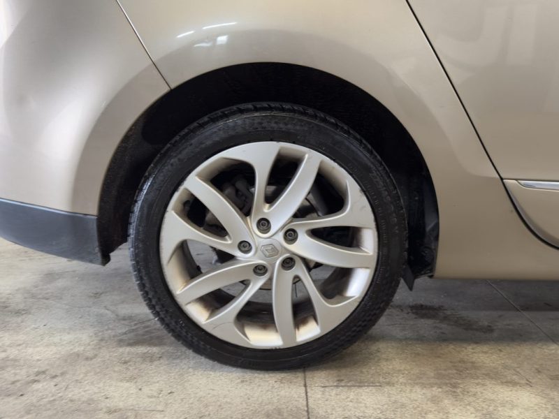 RENAULT SCENICIII 1.6 DCI 130CH INITIALE PARIS 7 PLACES/ATTACHE REMORQUE/TOIT OUVRANT 2014