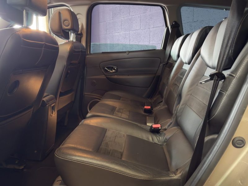 RENAULT SCENICIII 1.6 DCI 130CH INITIALE PARIS 7 PLACES/ATTACHE REMORQUE/TOIT OUVRANT 2014