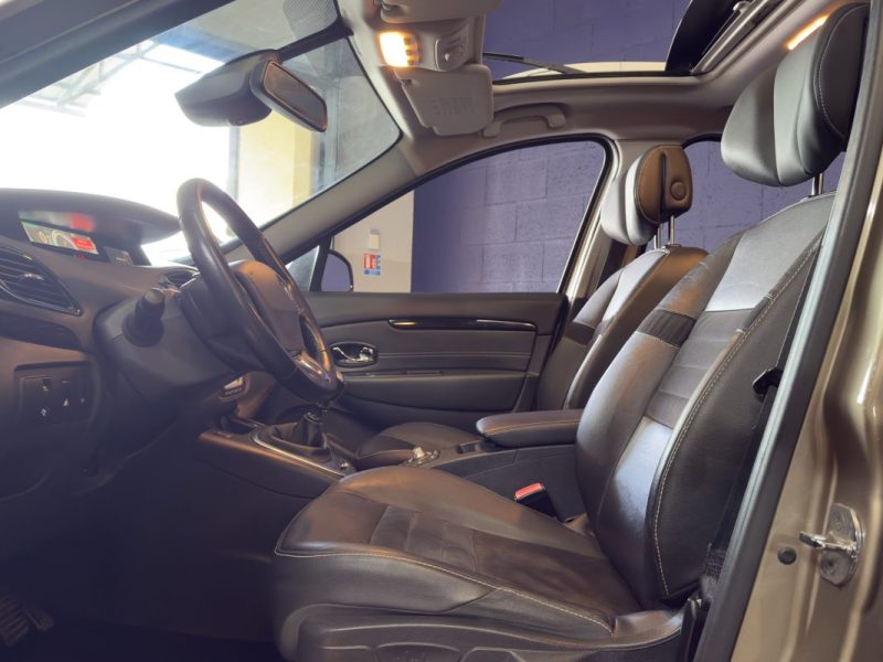 RENAULT SCENICIII 1.6 DCI 130CH INITIALE PARIS 7 PLACES/ATTACHE REMORQUE/TOIT OUVRANT 2014