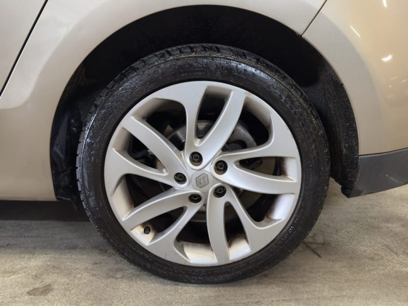 RENAULT SCENICIII 1.6 DCI 130CH INITIALE PARIS 7 PLACES/ATTACHE REMORQUE/TOIT OUVRANT 2014