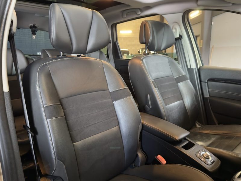 RENAULT SCENICIII 1.6 DCI 130CH INITIALE PARIS 7 PLACES/ATTACHE REMORQUE/TOIT OUVRANT 2014