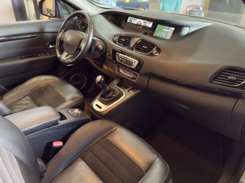 RENAULT SCENICIII 1.6 DCI 130CH INITIALE PARIS 7 PLACES/ATTACHE REMORQUE/TOIT OUVRANT 2014