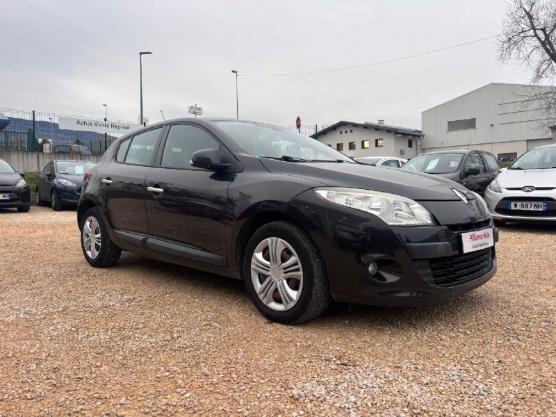 RENAULT Megane 3 - 110ch essence 1.6