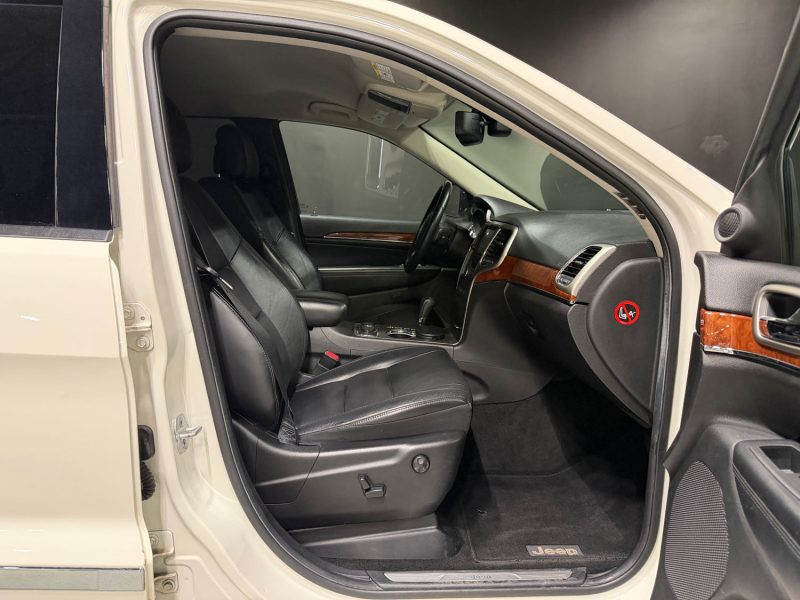 JEEP GRAND CHEROKEE LAREDO 2012