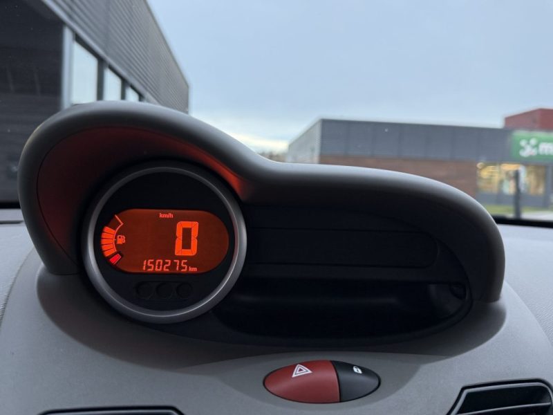 RENAULT TWINGO II 1.5 DCI 65 Clim