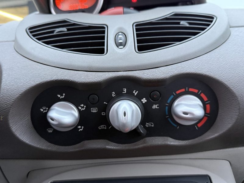 RENAULT TWINGO II 1.5 DCI 65 Clim
