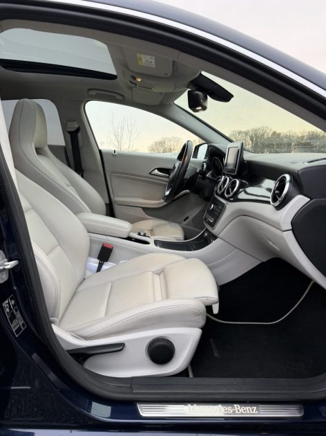 MERCEDES CLASSE CLA 180D BREAK SENSATION BVA 7G-TRONIC 109ch / TOIT OUVRANT PANORAMIQUE 