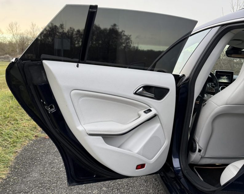 MERCEDES CLASSE CLA 180D BREAK SENSATION BVA 7G-TRONIC 109ch / TOIT OUVRANT PANORAMIQUE 