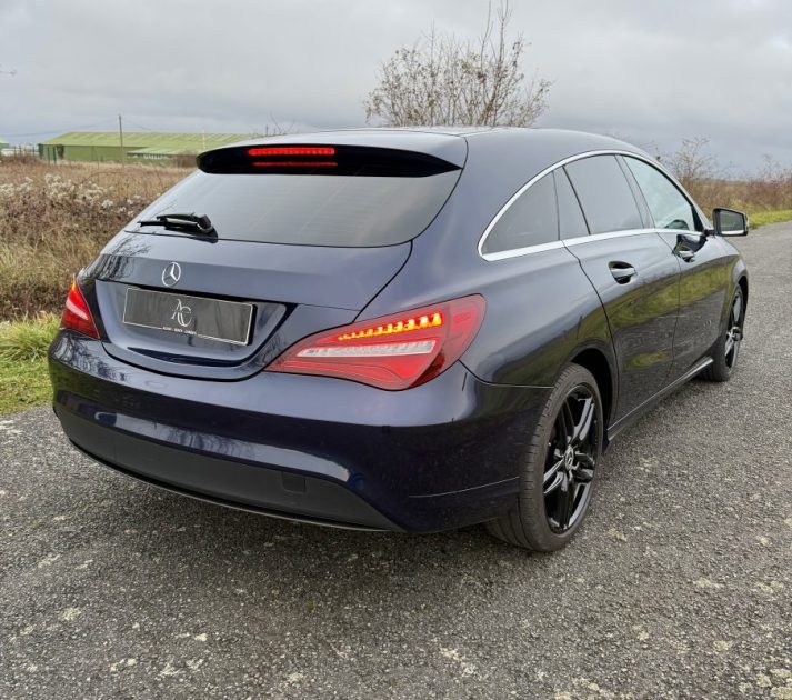 MERCEDES CLASSE CLA 180D BREAK SENSATION BVA 7G-TRONIC 109ch / TOIT OUVRANT PANORAMIQUE 