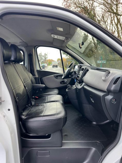 RENAULT TRAFIC COMBI L1 DCI 125 ENERGY ZEN 9 PLACES  2018