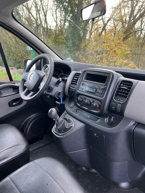 RENAULT TRAFIC COMBI L1 DCI 125 ENERGY ZEN 9 PLACES  2018