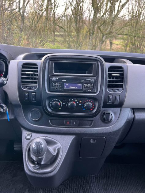 RENAULT TRAFIC COMBI L1 DCI 125 ENERGY ZEN 9 PLACES  2018