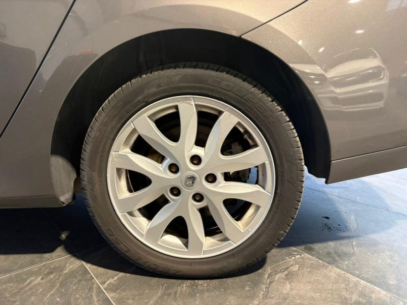 RENAULT LAGUNA 2.0 DCI 130CH GT 4CONTROL - 📱 Bluetooth - ✅Reprise possible