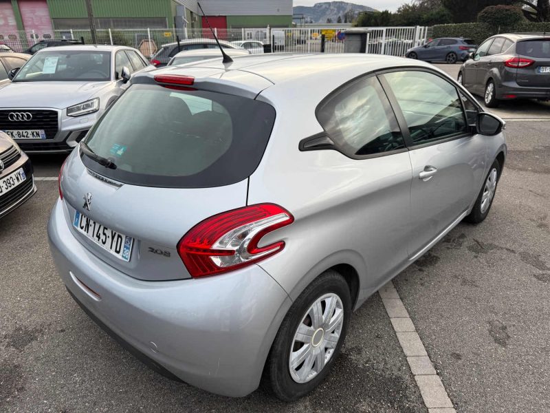 PEUGEOT 208 1.2 VTI 82CH GARANTIE 