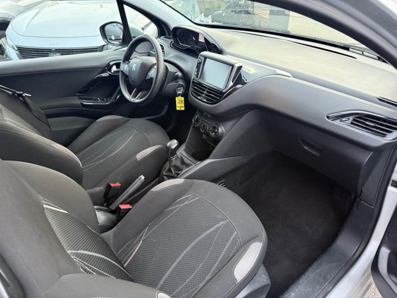 PEUGEOT 208 1.2 VTI 82CH GARANTIE 