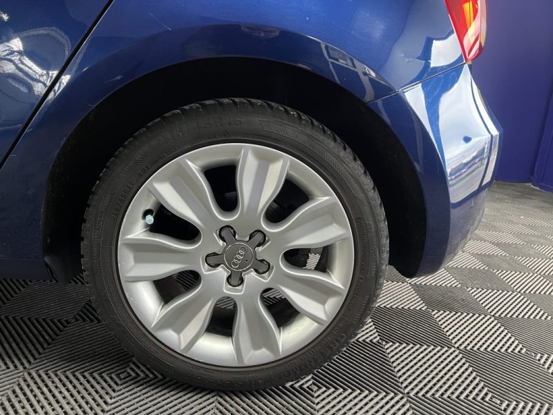 Audi A1 1.6 TDI 90ch Attraction | Toit ouvrant | GPS | Radars avant/arrière | Jantes alliage 